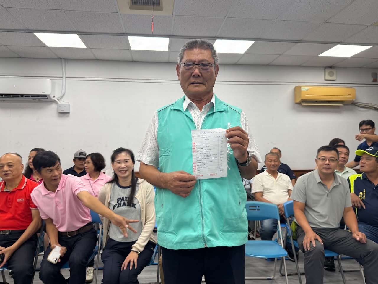 屏東新聞 - 吳亮慶完成登記 挾2年政績拚連任