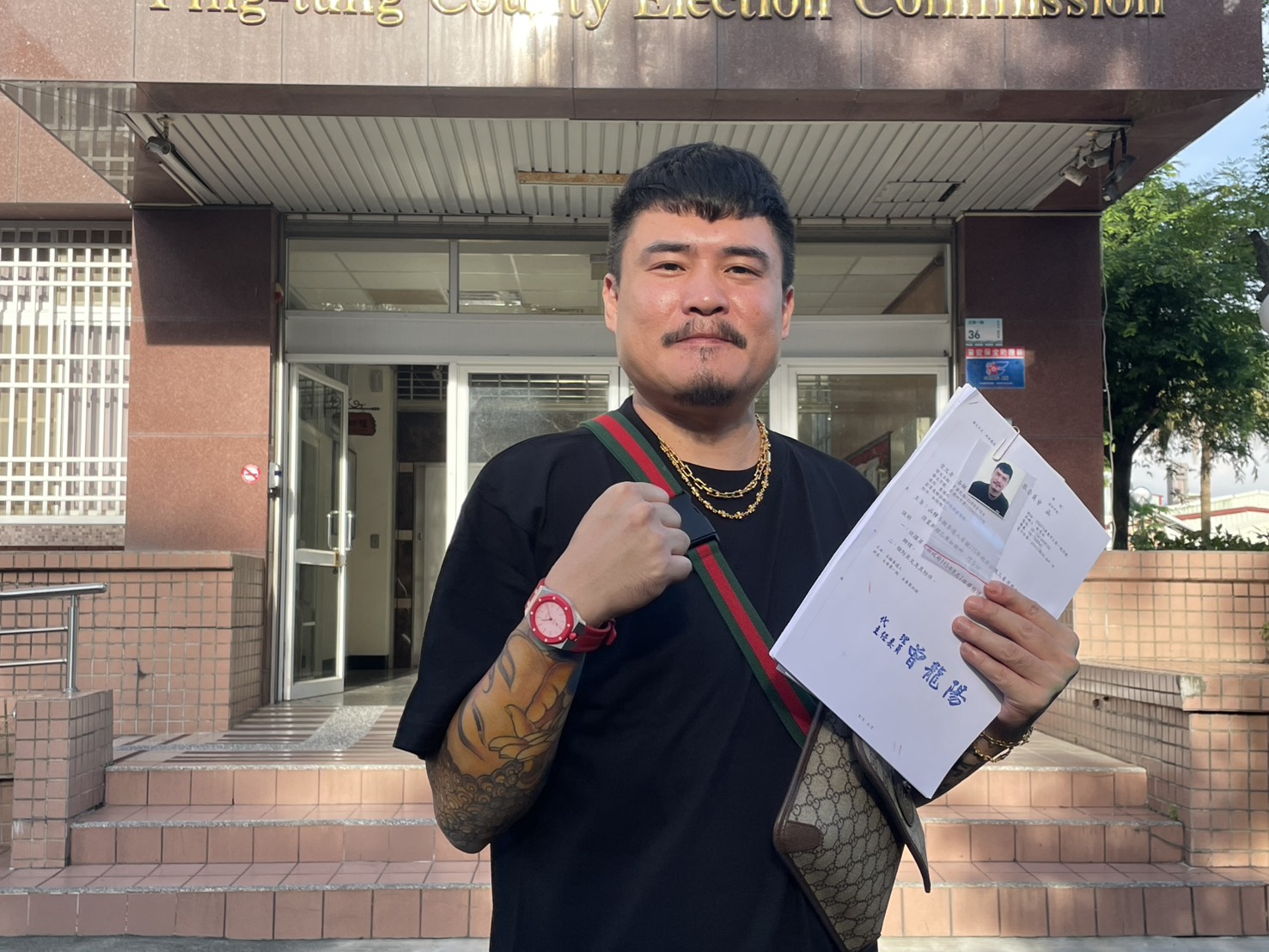 屏東新聞 - 漢堡超人陳韋強從基隆狂奔回鄉 登記參選屏東縣議員