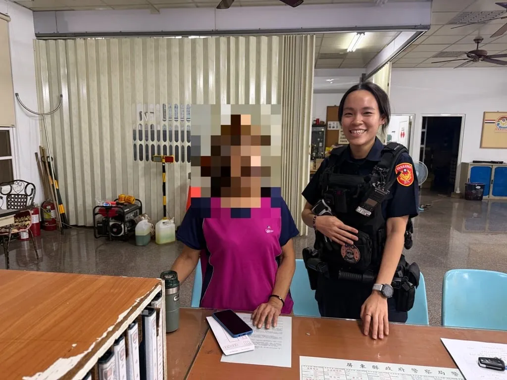 屏東新聞 - 民眾提款遺落萬元 東港警熱心助找回
