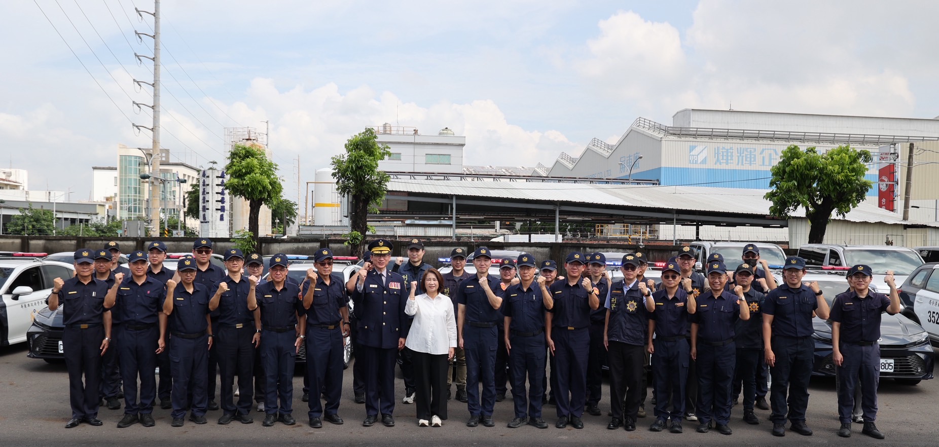 屏東縣警局汰舊換新32輛警車載譽登場