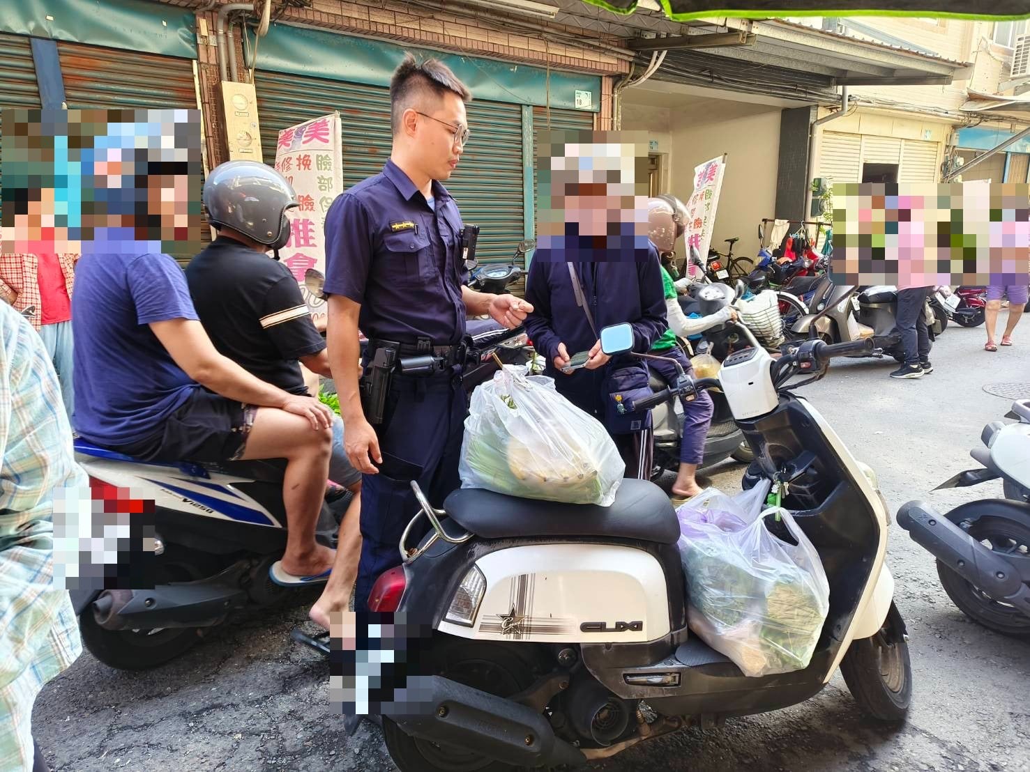 屏東新聞 - 婦人菜市場買菜尋無愛車 東港警細心尋回