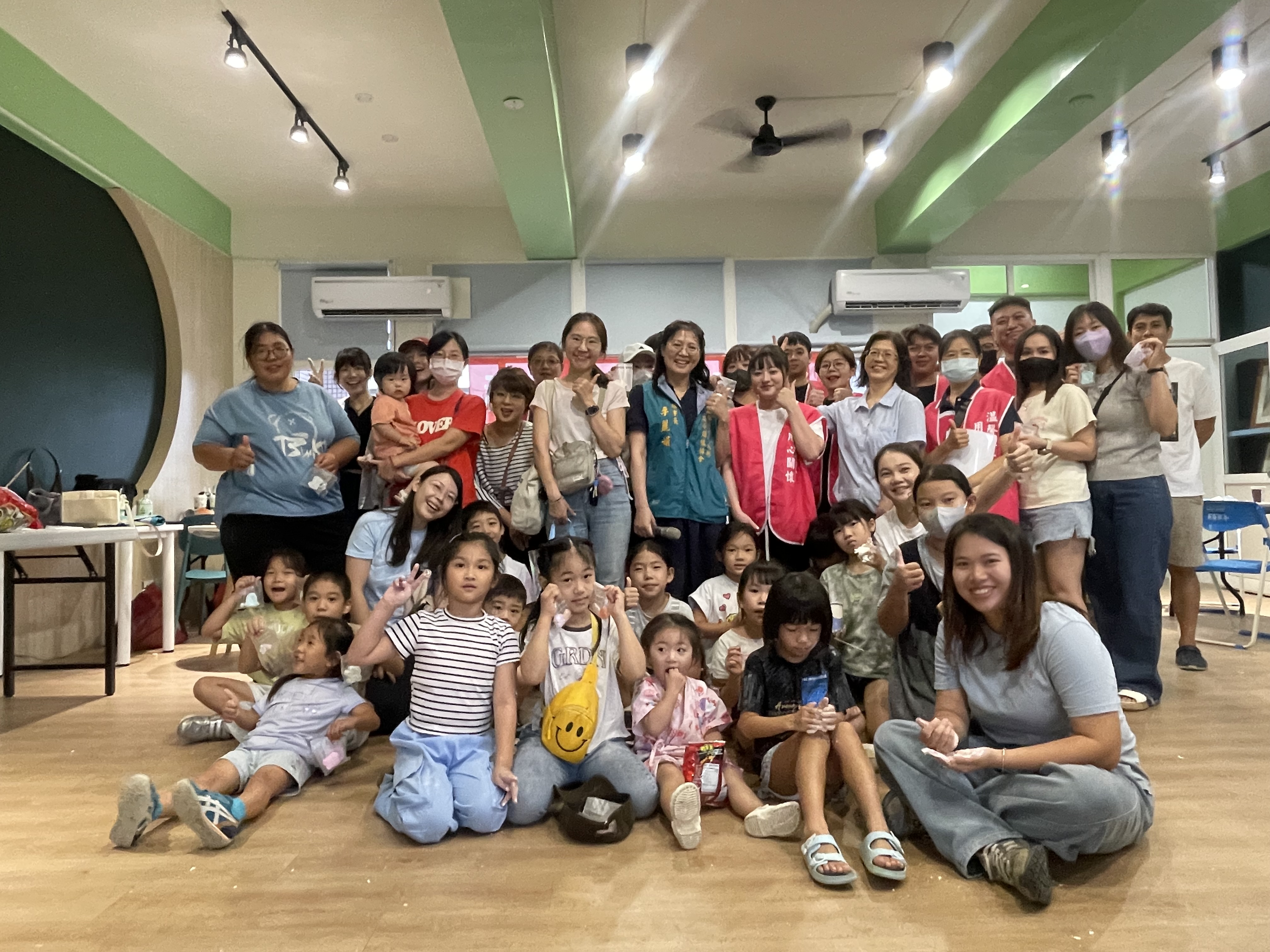 屏東新聞 - 溫馨關懷協會辦洗手皂手作課 大小朋友動手做出專屬香氛皂