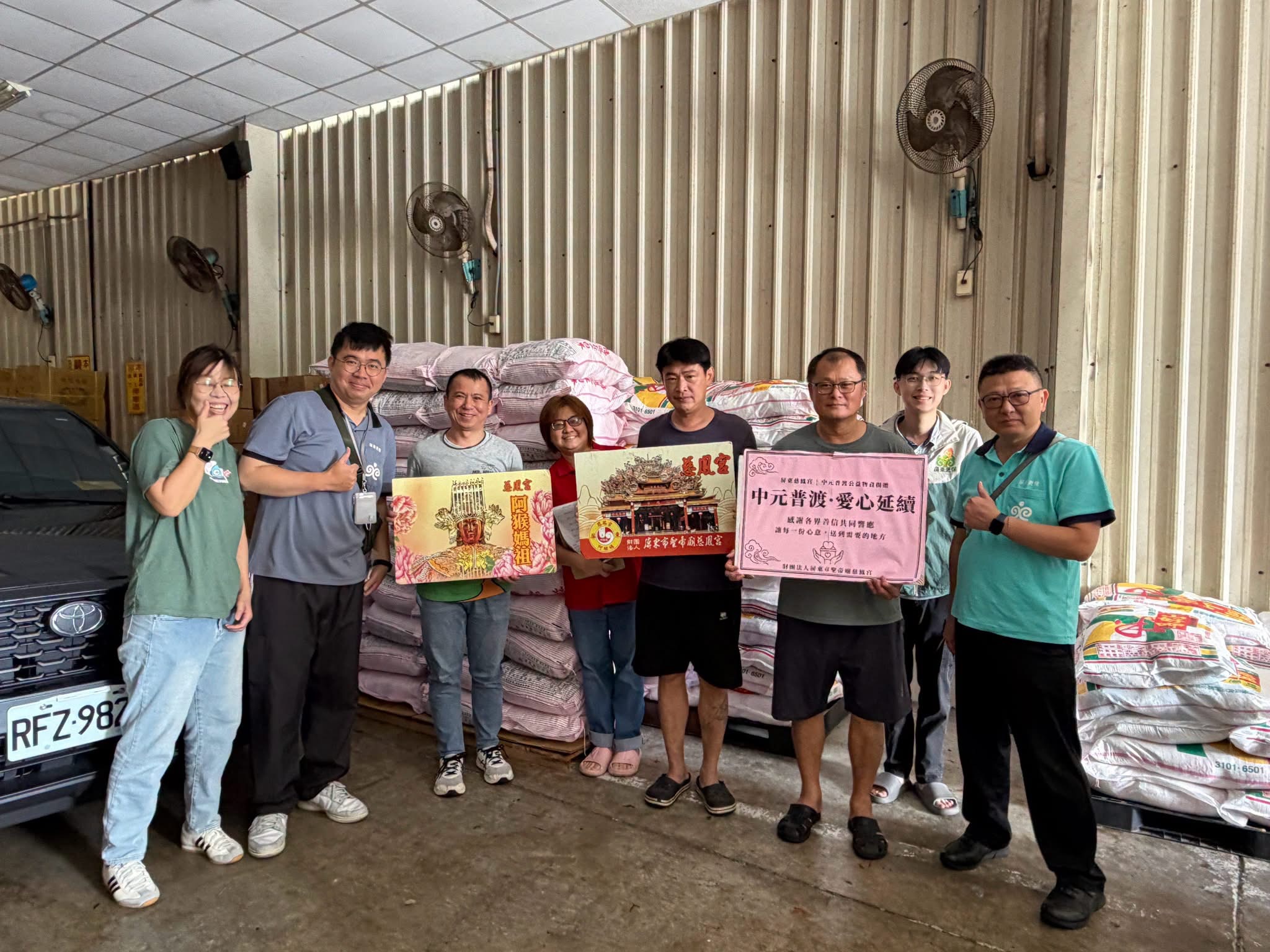 屏東新聞 - 中元普渡物資送暖約70單位受惠 慈鳳宮中秋再挺屏東在地庇護工場